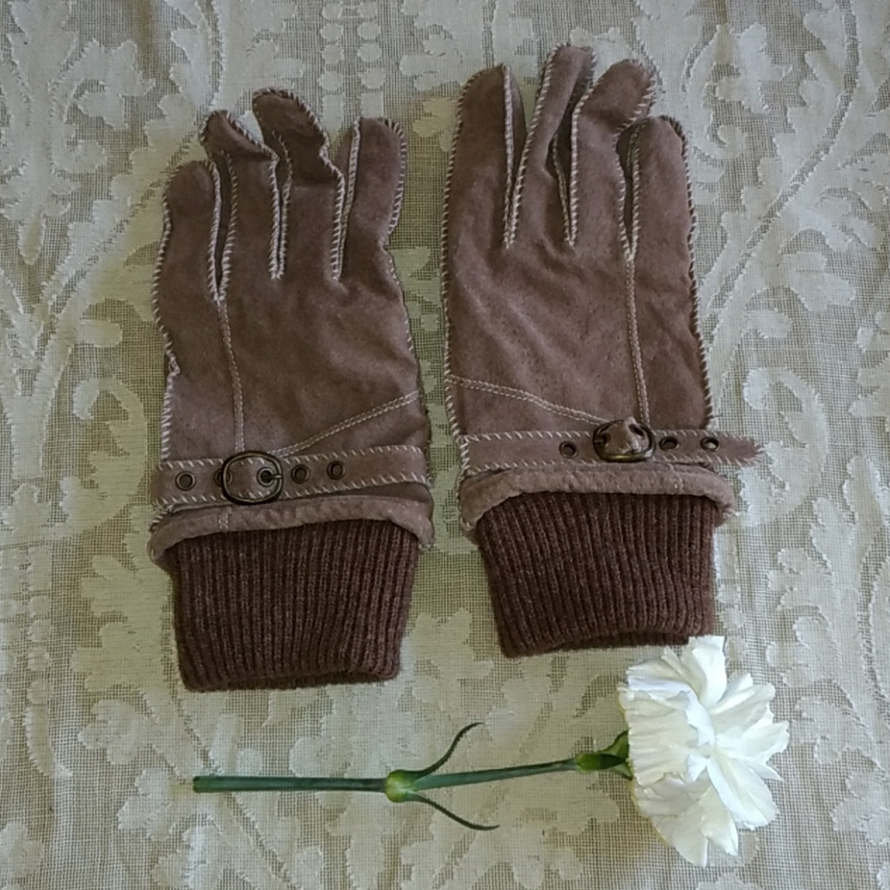 NWOT Suede Gloves
